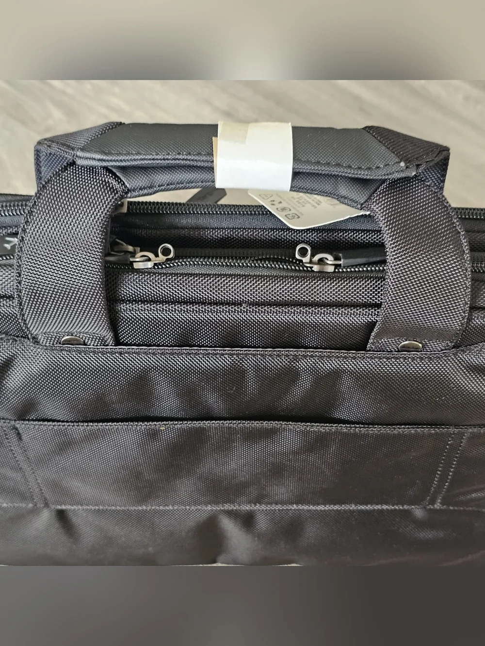 NEW TARGUS REVOLUTION LAPTOP TRAVEL BAG CHECKPOINT FRIENDLY 15.6